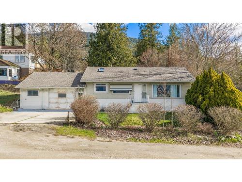 338 VALLEYVIEW Drive  Creston, BC V0B 1G3