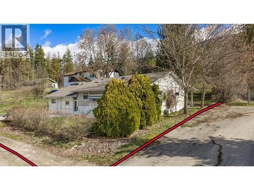 338 Valleyview Drive, Creston, BC - Outdoor