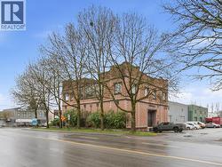 1496 RUPERT STREET North Vancouver, BC V7J 1E9