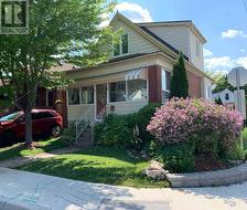 105 BARONS AVENUE N  Hamilton (Homeside), ON L8H 5A5