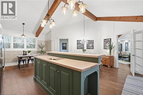 1987 Snake Road, Burlington, ON - Indoor Photo Showing Kitchen