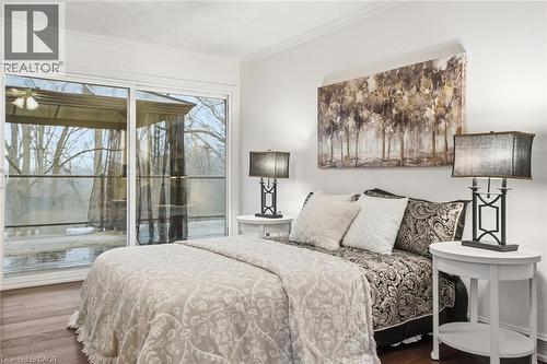 1987 Snake Road, Burlington, ON - Indoor Photo Showing Bedroom