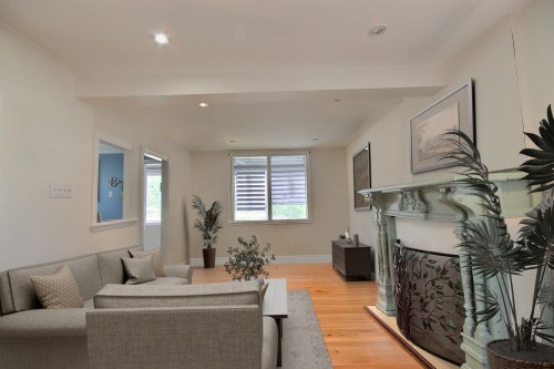 Salon - 45 Boul. Beaconsfield, Beaconsfield, QC - Indoor