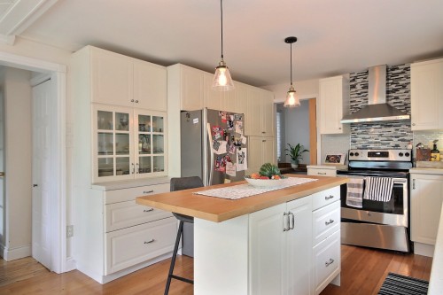 Cuisine - 45 Boul. Beaconsfield, Beaconsfield, QC - Indoor Photo Showing Kitchen