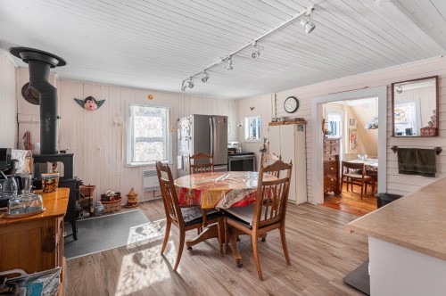 Cuisine - 5 Rue Lapierre, Saint-André-D'Argenteuil, QC - Indoor Photo Showing Dining Room