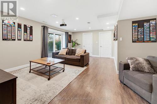 18 Cherry Street, Halton Hills, ON - Indoor Photo Showing Living Room