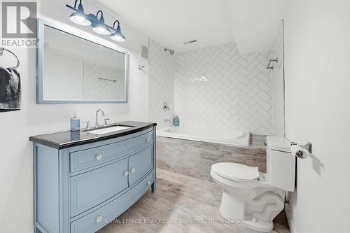 18 Cherry Street, Halton Hills, ON - Indoor Photo Showing Bathroom