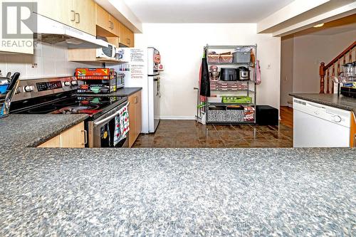 110 Chartley Private, Ottawa, ON - Indoor Photo Showing Kitchen