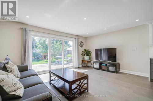 29 Ellesboro Drive, Mississauga, ON - Indoor Photo Showing Living Room