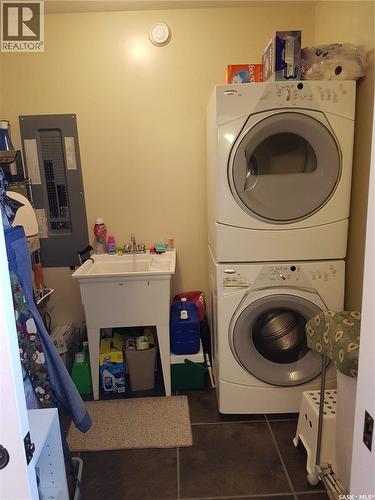 325 Ruby Drive, Coteau Rm No. 255, SK - Indoor Photo Showing Laundry Room