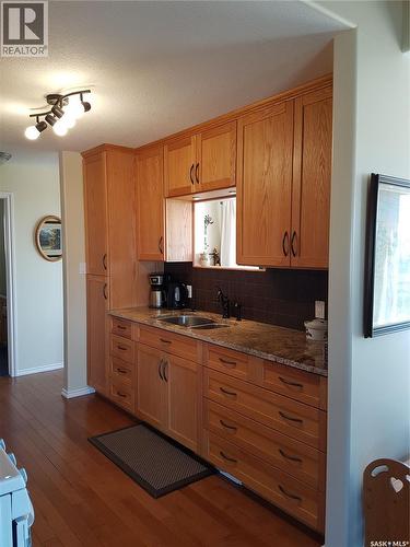 325 Ruby Drive, Coteau Rm No. 255, SK - Indoor Photo Showing Kitchen With Double Sink