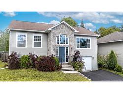 30 Brown BLVD  Fredericton, NB E3A 0E4