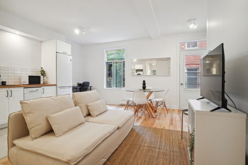 Living Room - 4356 Av. De Chateaubriand, Montréal (Le Plateau-Mont-Royal), QC - Indoor