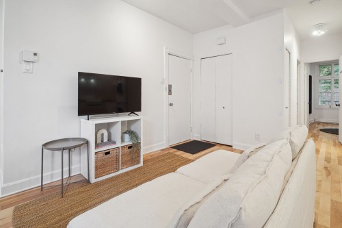 Living Room - 4356 Av. De Chateaubriand, Montréal (Le Plateau-Mont-Royal), QC - Indoor Photo Showing Bedroom