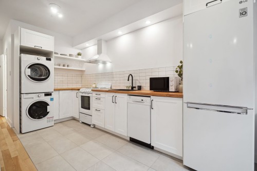 Kitchen - 4356 Av. De Chateaubriand, Montréal (Le Plateau-Mont-Royal), QC - Indoor Photo Showing Laundry Room