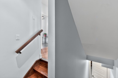 Escalier - 10805 Rue André-Mathieu, Mirabel, QC - Indoor Photo Showing Other Room