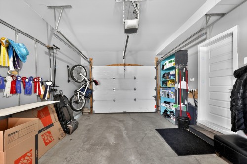 Garage - 10805 Rue André-Mathieu, Mirabel, QC - Indoor Photo Showing Garage