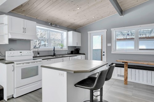 Cuisine - 641 Ch. David, Lac-Supérieur, QC - Indoor Photo Showing Kitchen With Double Sink