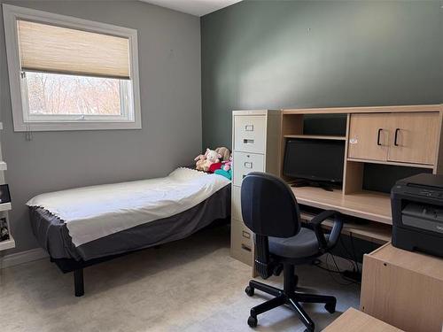 12 Son Cr, Rosser, MB 