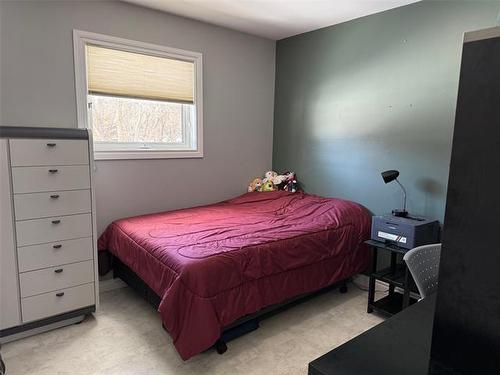 12 Son Cr, Rosser, MB 