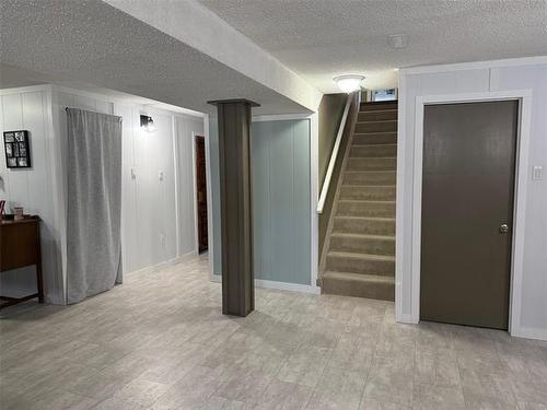 12 Son Cr, Rosser, MB 