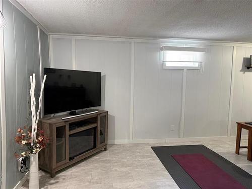 12 Son Cr, Rosser, MB 