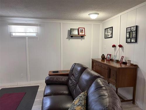 12 Son Cr, Rosser, MB 