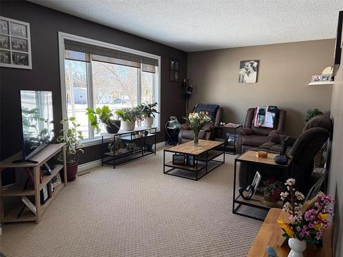 12 Son Cr, Rosser, MB 