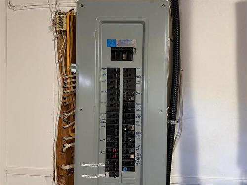 12 Son Cr, Rosser, MB 