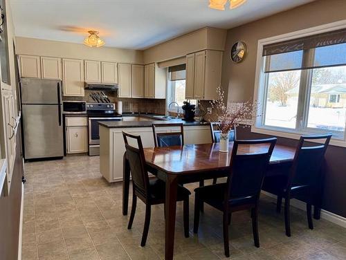 12 Son Cr, Rosser, MB 