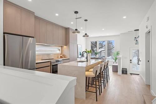 182 Lindsay St, Winnipeg, MB 