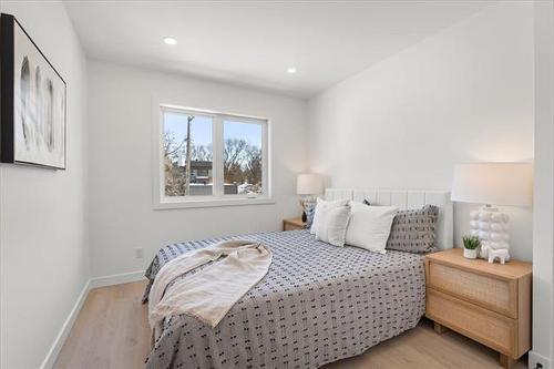 182 Lindsay St, Winnipeg, MB 