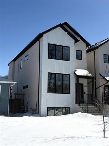 182 Lindsay St, Winnipeg, MB 