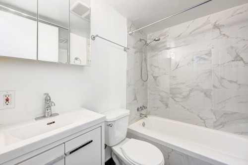 Salle de bains - 511-3480 Rue Simpson, Montréal (Ville-Marie), QC - Indoor Photo Showing Bathroom