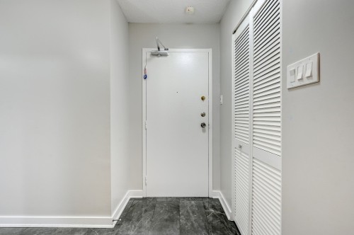 Hall d'entrée/Vestibule - 511-3480 Rue Simpson, Montréal (Ville-Marie), QC - Indoor Photo Showing Other Room