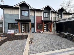 3-1048 Clarke Rd Central Saanich, BC V8M 1C7