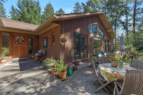 112 Cairns Pl, Salt Spring, BC 