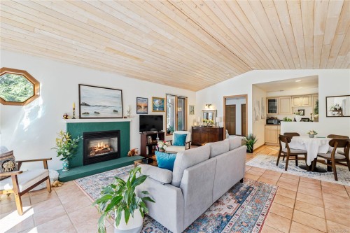 112 Cairns Pl, Salt Spring, BC 