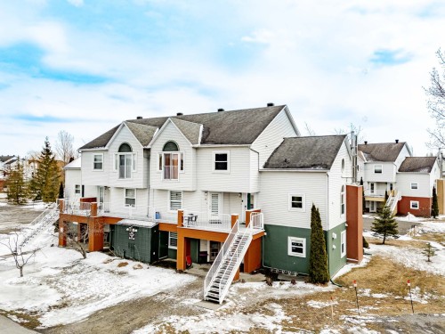 234-2210 Place du Village  Magog, QC J1X 5Z2