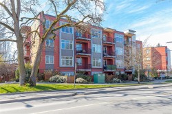 201-4030 Borden St Saanich, BC V8X 2E9