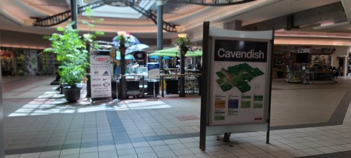 Commerce - 5800 Boul. Cavendish, Côte-Saint-Luc, QC - 