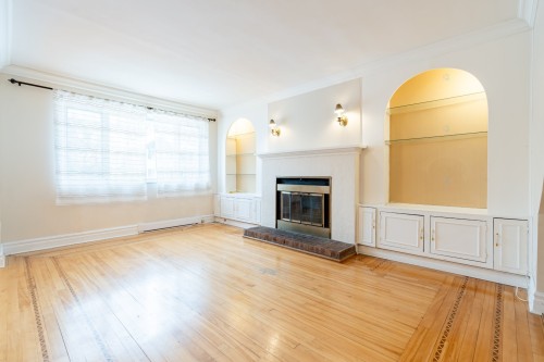 Living Room - 181 Rue Dufferin, Hampstead, QC - Indoor Photo Showing Living Room With Fireplace