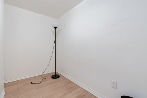 Bedroom - 181 Rue Dufferin, Hampstead, QC - Indoor Photo Showing Other Room