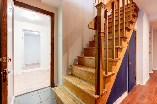 Staircase - 181 Rue Dufferin, Hampstead, QC - Indoor Photo Showing Other Room