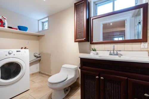 Bathroom - 181 Rue Dufferin, Hampstead, QC - Indoor Photo Showing Laundry Room