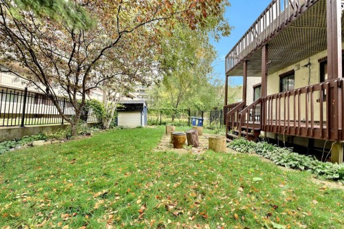 Courtyard - 181 Rue Dufferin, Hampstead, QC - Outdoor