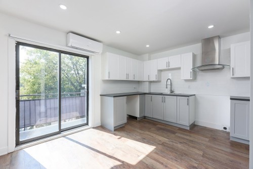 Cuisine - 5570 Boul. St-Michel, Montréal (Rosemont/La Petite-Patrie), QC - Indoor Photo Showing Kitchen