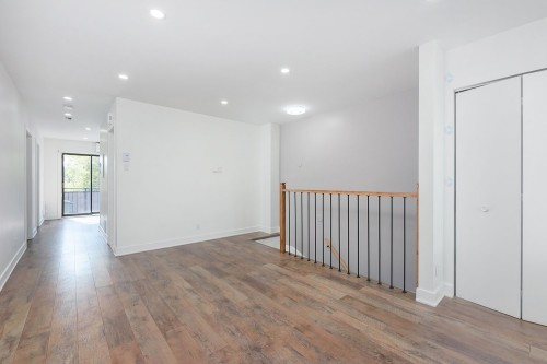 Salon - 5570 Boul. St-Michel, Montréal (Rosemont/La Petite-Patrie), QC - Indoor Photo Showing Other Room