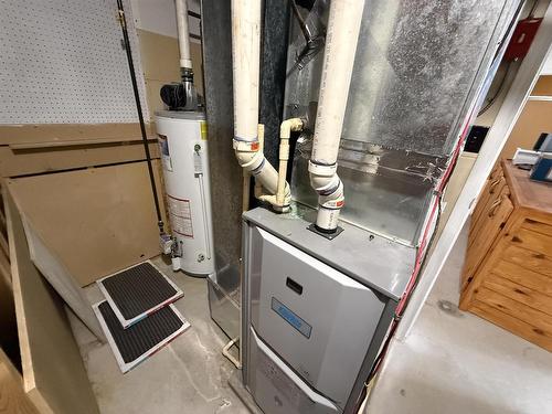 27 Dingwall Parkway, Dryden, ON - Indoor Photo Showing Basement