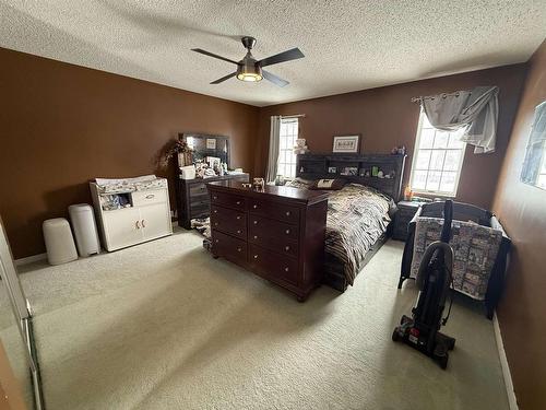 27 Dingwall Parkway, Dryden, ON - Indoor Photo Showing Bedroom